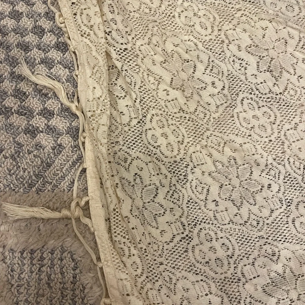 Anthropologie Cream Vintage Lace Fringe Tassel Scarf - Picture 3 of 4